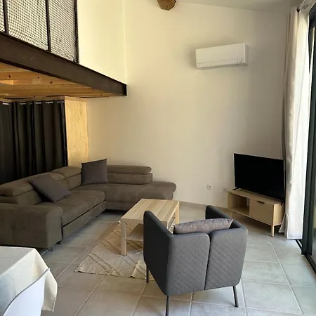 Hidden Rempart Duplex Lumineux Paisible Et Climatise Apartament