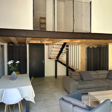 Hidden Rempart Duplex Lumineux Paisible Et Climatise 卡尔卡松